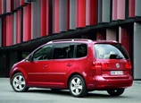 Volkswagen-Touran-2011-1600-0f.jpg