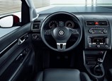Volkswagen-Touran-2011-1600-14.jpg