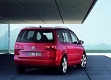 Volkswagen-Touran-2011-1600-11.jpg