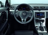 Volkswagen-Passat-2011-1600-31.jpg