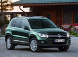 Volkswagen-Tiguan-2012-1600-06.jpg