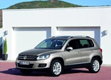 Volkswagen-Tiguan-2012-1600-19.jpg
