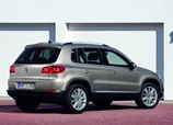 Volkswagen-Tiguan-2012-1600-28.jpg
