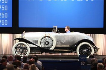 אחת מהמכוניות הראשונות של בנטלי נמכרה (וידאו)