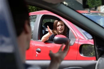 סקר: נשים נוטות יותר לזעם בכבישים מאשר גברים