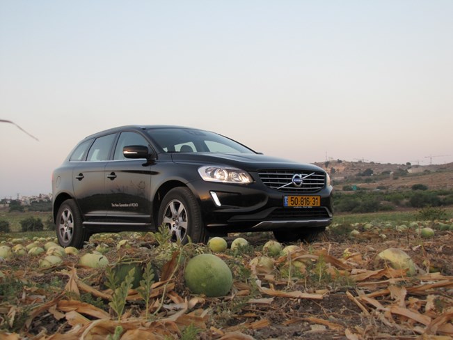 וולוו XC60 קדימה