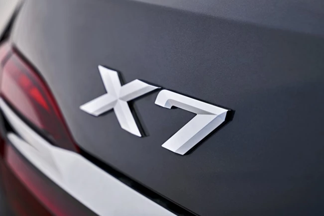 ב.מ.וו X7 החדש נחשף רשמית