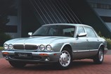Jaguar-XJ-1998-2003-02.jpg