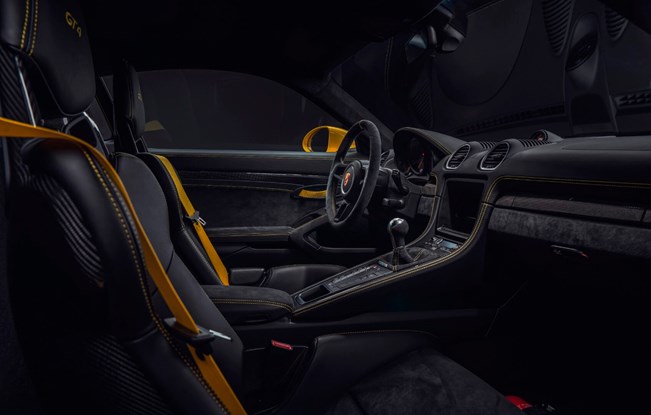420 כ"ס בלי טורבו: פורשה חשפה 718 ספיידר ו-GT4 חדשות