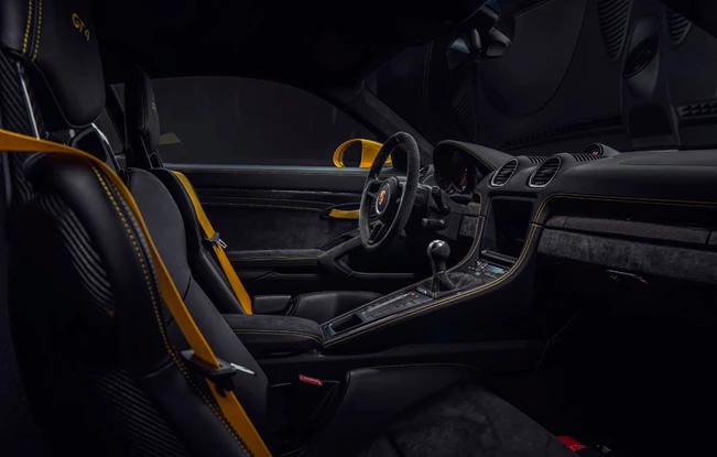 420 כ"ס בלי טורבו: פורשה חשפה 718 ספיידר ו-GT4 חדשות