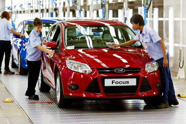 פורד מכריזה על סגירת מפעלים ופיטורי 12,000 עובדים באירופה