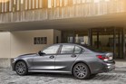 06-P90359886_highRes_the-all-new-bmw-330e.jpg