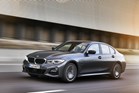 14-P90359927_highRes_the-all-new-bmw-330e.jpg