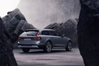 262610_The_refreshed_Volvo_V90_B6_AWD_Cross_Country_in_Thunder_Grey.jpg