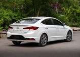 Hyundai-Elantra-2020-04.jpg