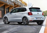 Volkswagen-Polo-2017-07.jpg