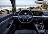 Volkswagen-Golf-2020-08.jpg