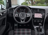 Volkswagen-Golf-2016-03.jpg