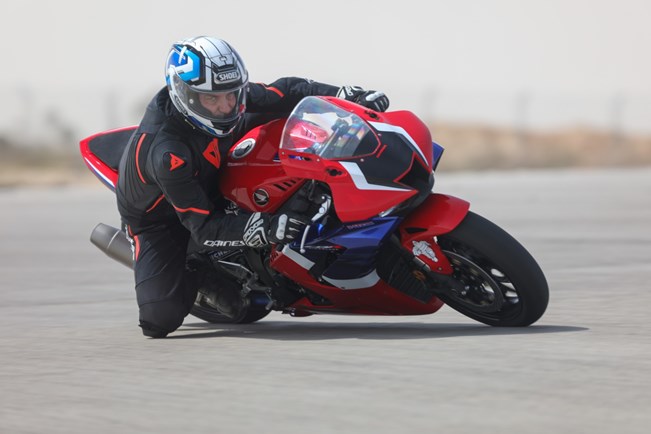 הונדה CBR1000RR-R במבחן - לעיונים באדרנלין ומקומו בהוויה 