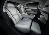 Lexus-LS-2021-08.jpg