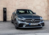Mercedes-Benz-C-Class-2019-04.jpg