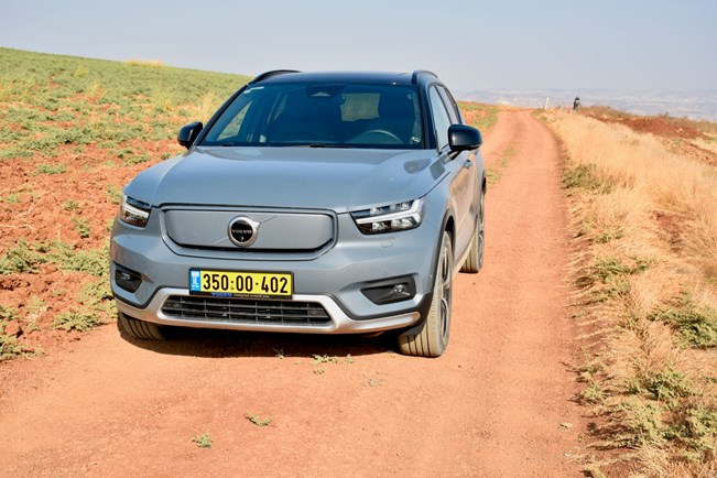 וולוו XC40 - מבחן דרכים (ריצ'ארג' P8, חשמלי)