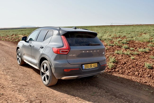 וולוו XC40 - מבחן דרכים (ריצ'ארג' P8, חשמלי)