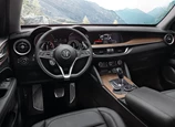 Alfa_Romeo-Stelvio-2019-05.jpg
