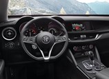 Alfa_Romeo-Stelvio-2018-05.jpg