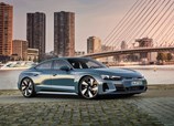 Audi-e-tron_GT_quattro-2022-01.jpg