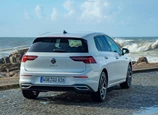 Volkswagen-Golf-2021-02.jpg