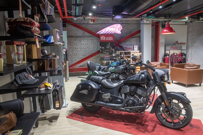 אופנועי אינדיאן – משפחת צ'יף מתרחבת, נחנך אולם תצוגה חדש
