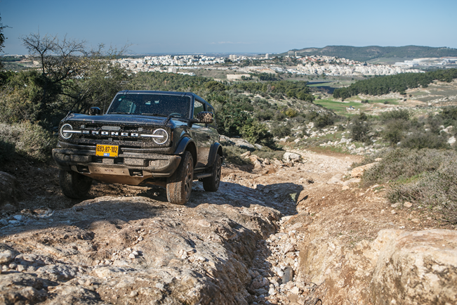 פורד ברונקו – מבחן דרכים (Outer Banks, קצר, 2.7 ל') 