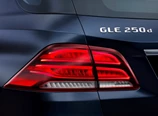 Mercedes-Benz-GLE-2016-08.jpg