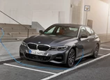 BMW-330e_Sedan-2022-01.jpg