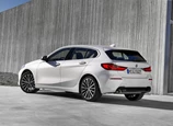 BMW-118i-2022-02.jpg