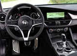 Alfa_Romeo-Giulia-2016-05.jpg
