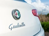 Alfa_Romeo-Giulietta-2015-08.jpg