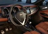 Alfa_Romeo-Giulietta-2015-05.jpg