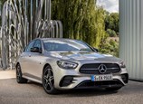 Mercedes-Benz-E300e-2022-02.jpg