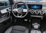 Mercedes-Benz-A180-2022-05.jpg
