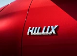 Toyota-HiLux-2015-10.jpg