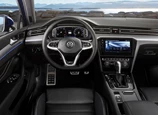 Volkswagen-Passat-2022-05.jpg