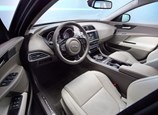 Jaguar-XE-2017-06.jpg