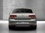 Volkswagen-Passat-2017-03.jpg