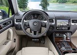 Volkswagen-Touareg-2016-04.jpg