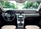 Volkswagen-Passat-2015-05.jpg