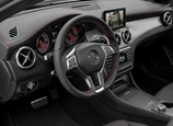 Mercedes-Benz-2015-05.jpg