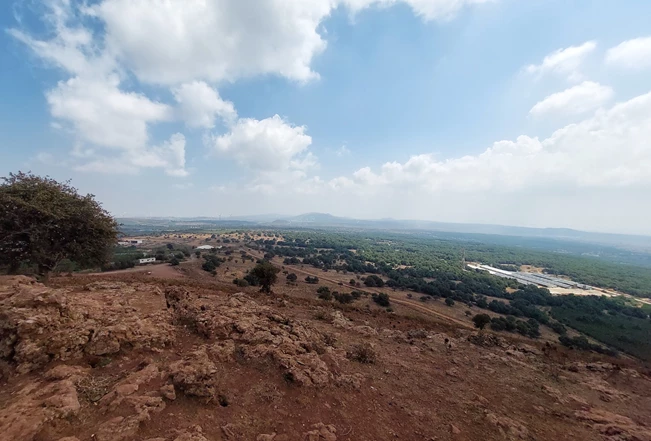 אוטו מטייל: רמת הגולן – מעין קיניא להר אודם (עבירות: קל-בינוני+)