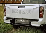 ISUZU D-MAX-2023-09.jpg